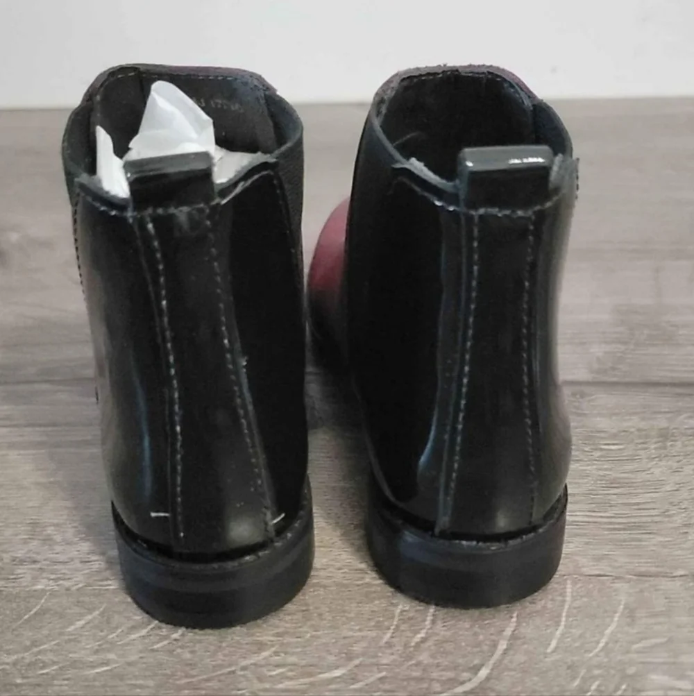 Girls boots by Marc Joseph size 12 NEW